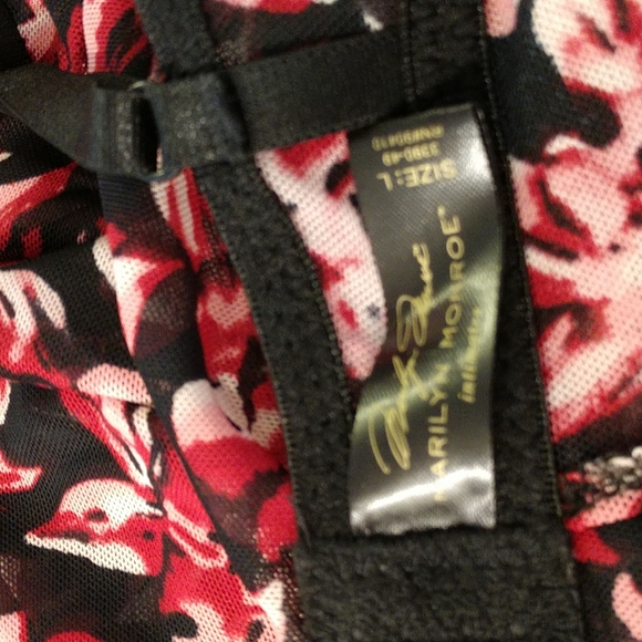 Marilyn Monroe NWOT chemise - Picture 8 of 8